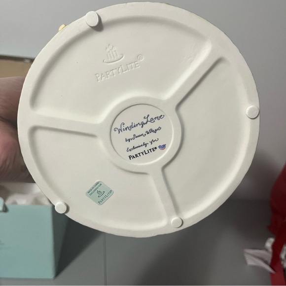 PartyLite Winding Lane Aroma Warmer - Picture 12 of 16